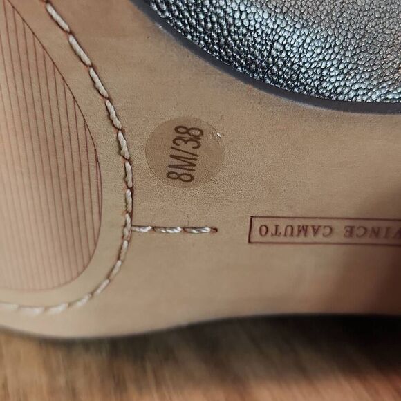 Vince Camuto Catile Pewter Gunmetal Leather Side Zip Ankle Booties Size 8 M - Picture 12 of 13